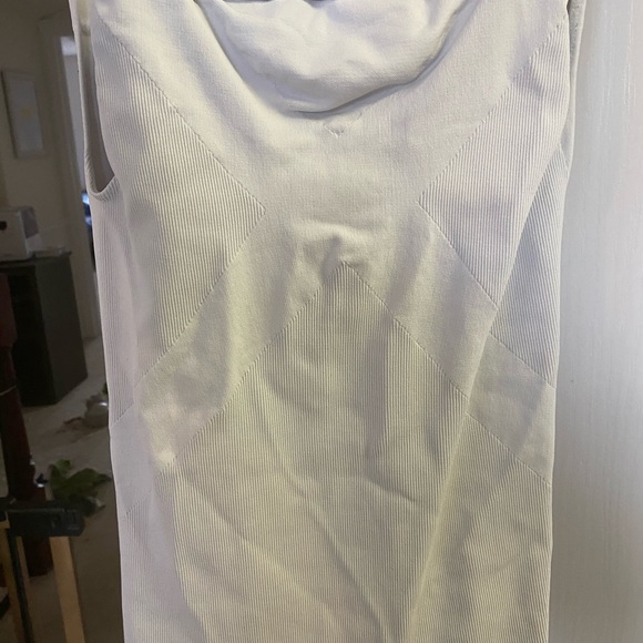 Baby Bump Support Top - Picture 2 of 3